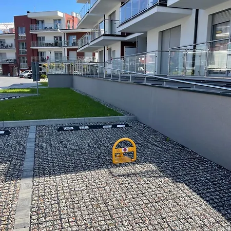 Apartman Miodowy Z Duzym Tarasem W Rewalu, Blisko Morza *