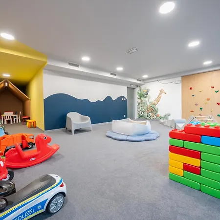 Miodowy Z Duzym Tarasem W Rewalu, Blisko Morza * Rewal