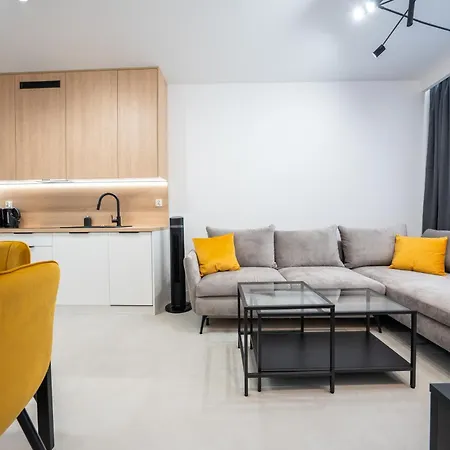 Miodowy Z Duzym Tarasem W Rewalu, Blisko Morza Apartment