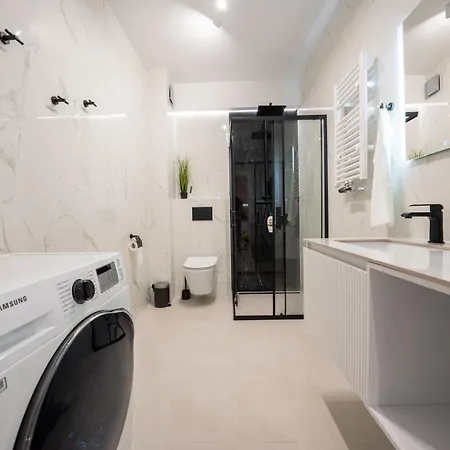 Miodowy Z Duzym Tarasem W Rewalu, Blisko Morza *