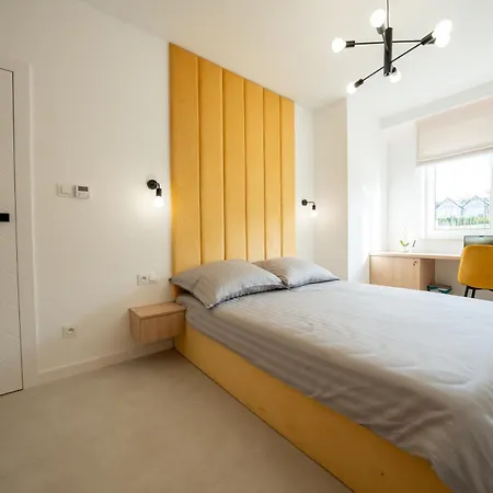 Miodowy Z Duzym Tarasem W Rewalu, Blisko Morza Rewal